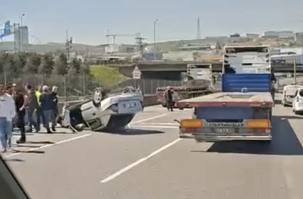 D-100 Dilovası Rampasında Kaza: Araç Takla Attı!