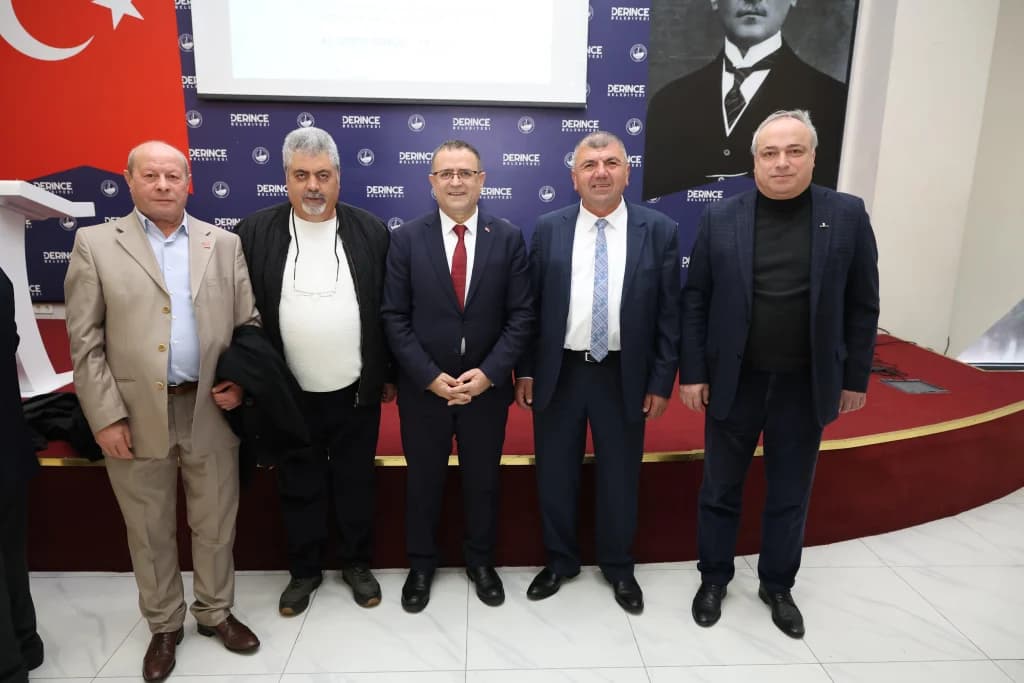 Derince'de Bayram Coşkusu: Kent Bayramlaşması Yoğun İlgi Gördü