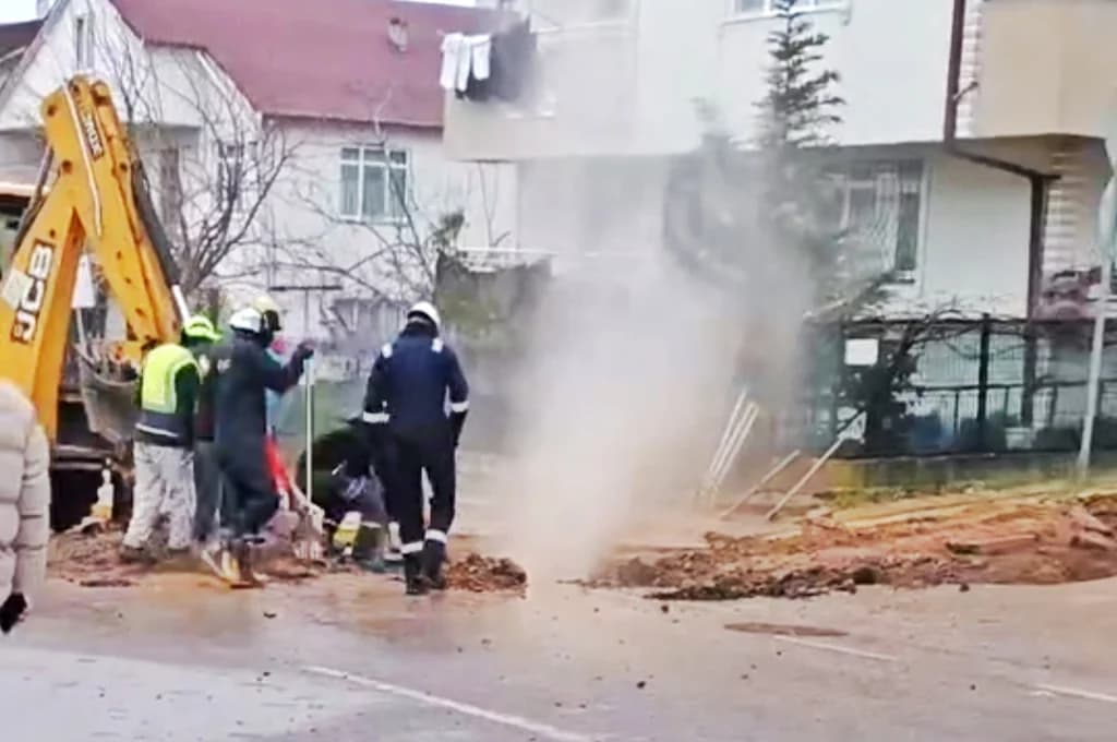 Derince'de doğal gaz borusu patladı!