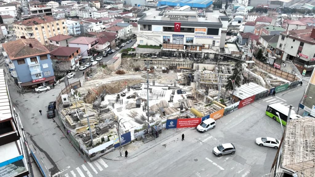 Dilovası Kent Meydanı Projesi hızla ilerliyor
