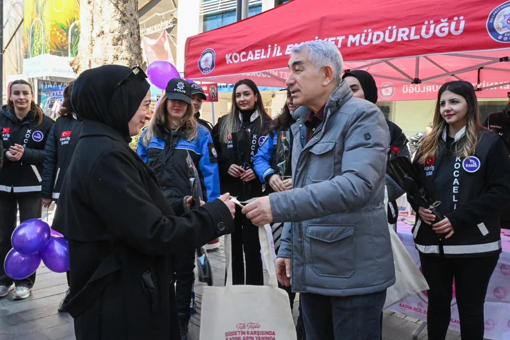 Emniyet Müdürü Karaduman'dan 8 Mart'ta anlamlı ziyaret