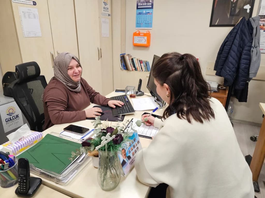 Gölcük Belediyesi İstihdam Ofisi ile iş arayanlar firmalarla buluşuyor