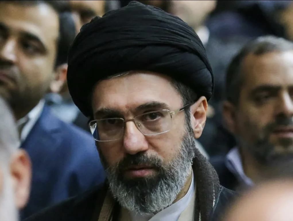 Hamaney'den ABD'ye Tehdit: Üsler Kapatılsın, Hürmüz Boğazı Kapatılacak