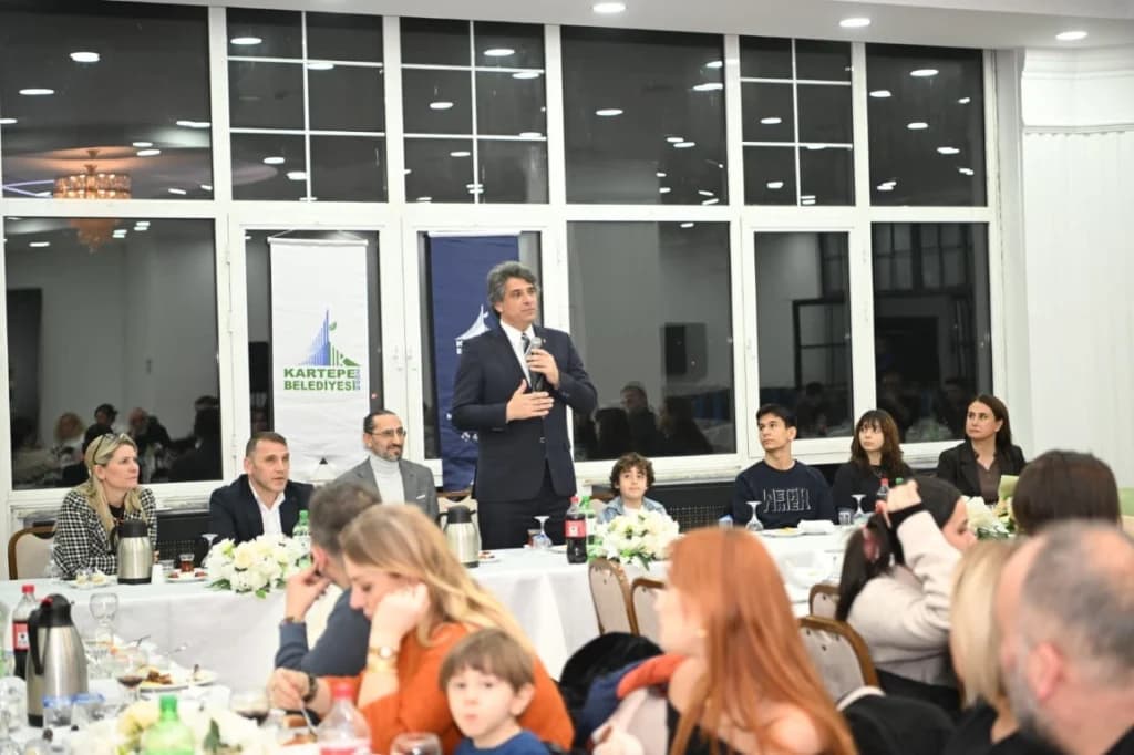 Başkan Kocaman, kuaför esnafıyla iftarda buluştu