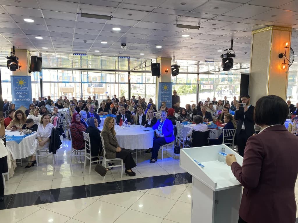 İYİ Parti Gölcük'te Birlik ve Yeni Üyeler
