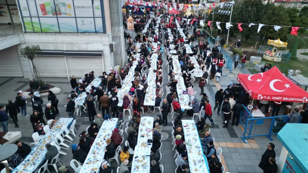 İzmit'te binler aynı sofrada buluştu