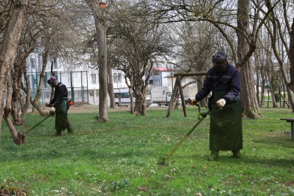 Kartepe'de Bahar Temizliği: Yürüyüş Yolları ve Parklar Yenileniyor
