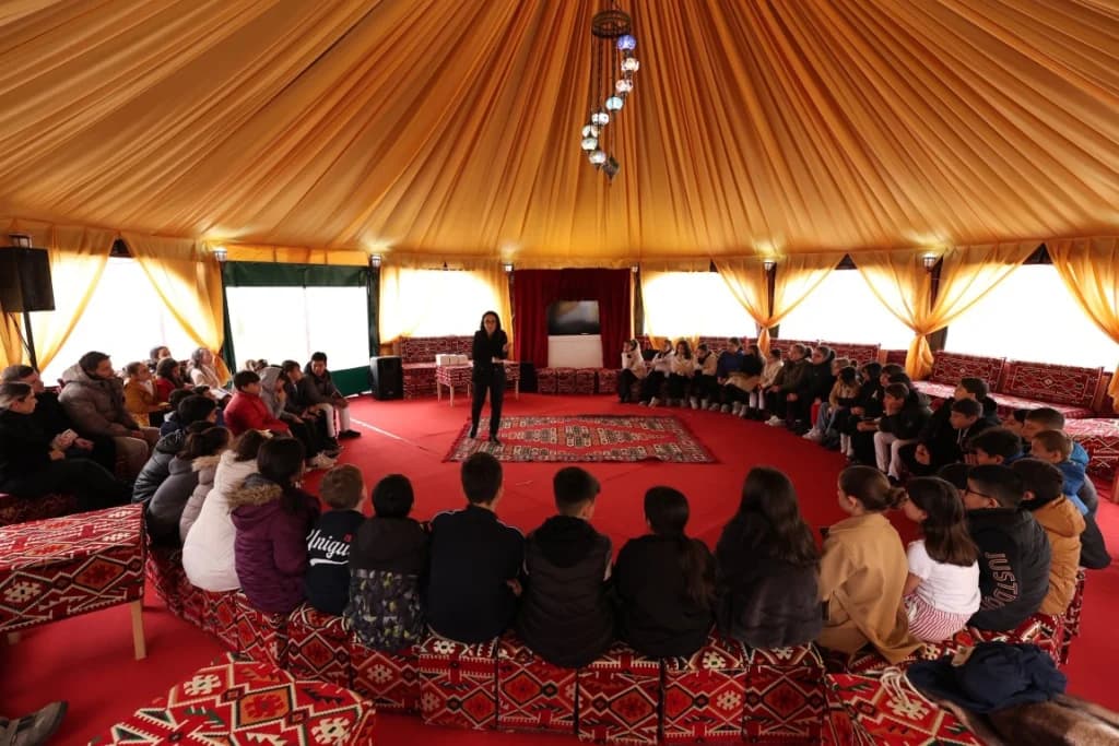 Kartepe'de Çocuklar Yazar Nurlan Nazlı Kaya ile Buluştu