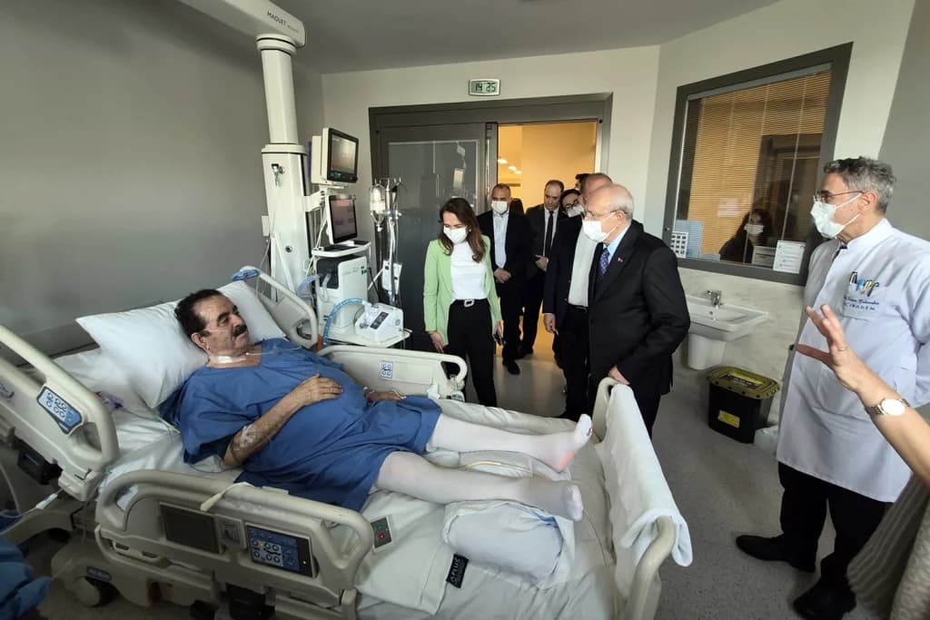 Kılıçdaroğlu'ndan Tatlıses'e Moral Ziyareti