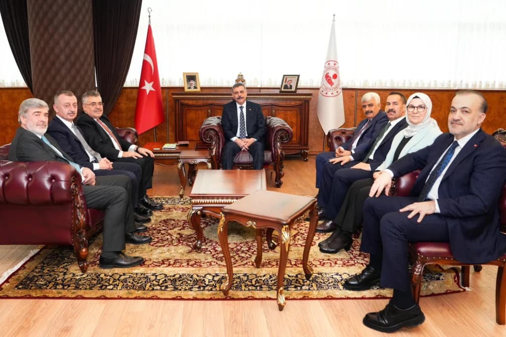 Kocaeli Heyetinden İçişleri Bakanı Çiftçi'ye Ziyaret