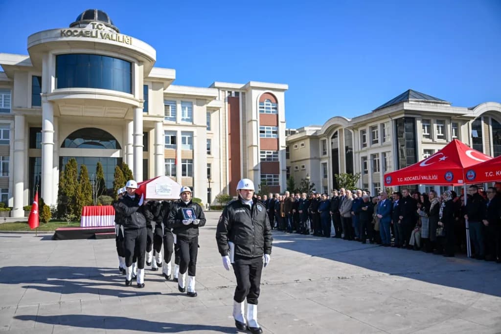 Kocaeli Valiliği'nde Aziz İnci için tören düzenlendi