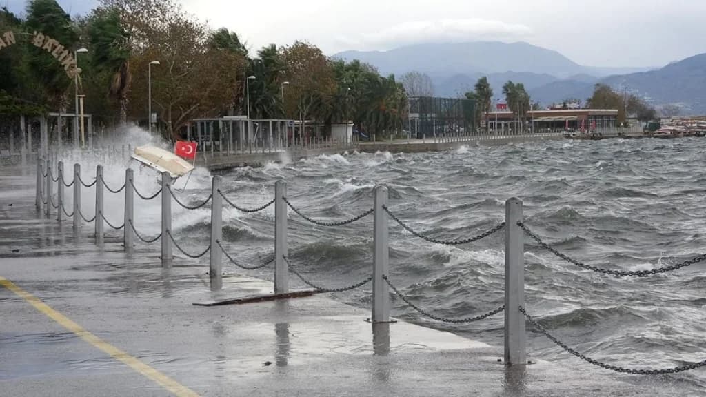Kocaeli ve Batı Karadeniz'e fırtına uyarısı!