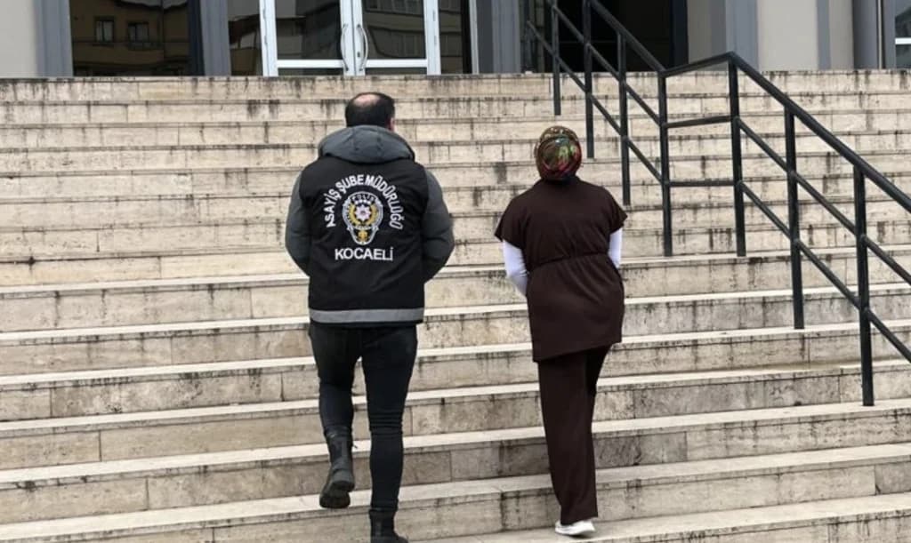 Kocaeli'de banka kartı dolandırıcısına operasyon!