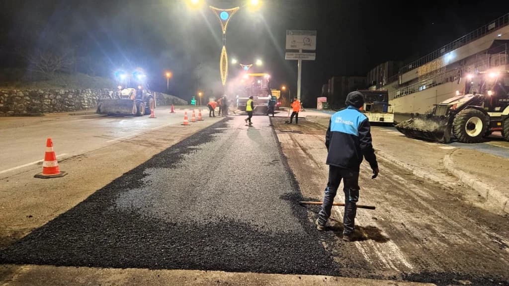 Kocaeli'de Büyükşehir'den Yoğun Asfalt Çalışması