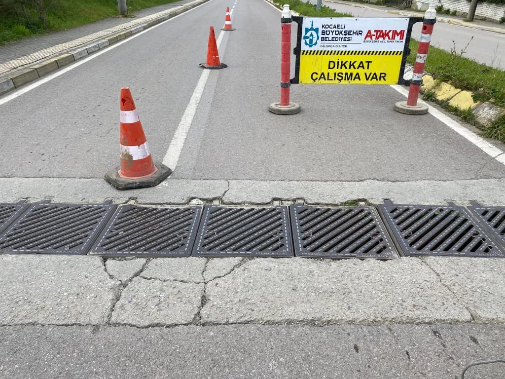 Kocaeli'de mazgal onarımıyla yol güvenliği sağlandı