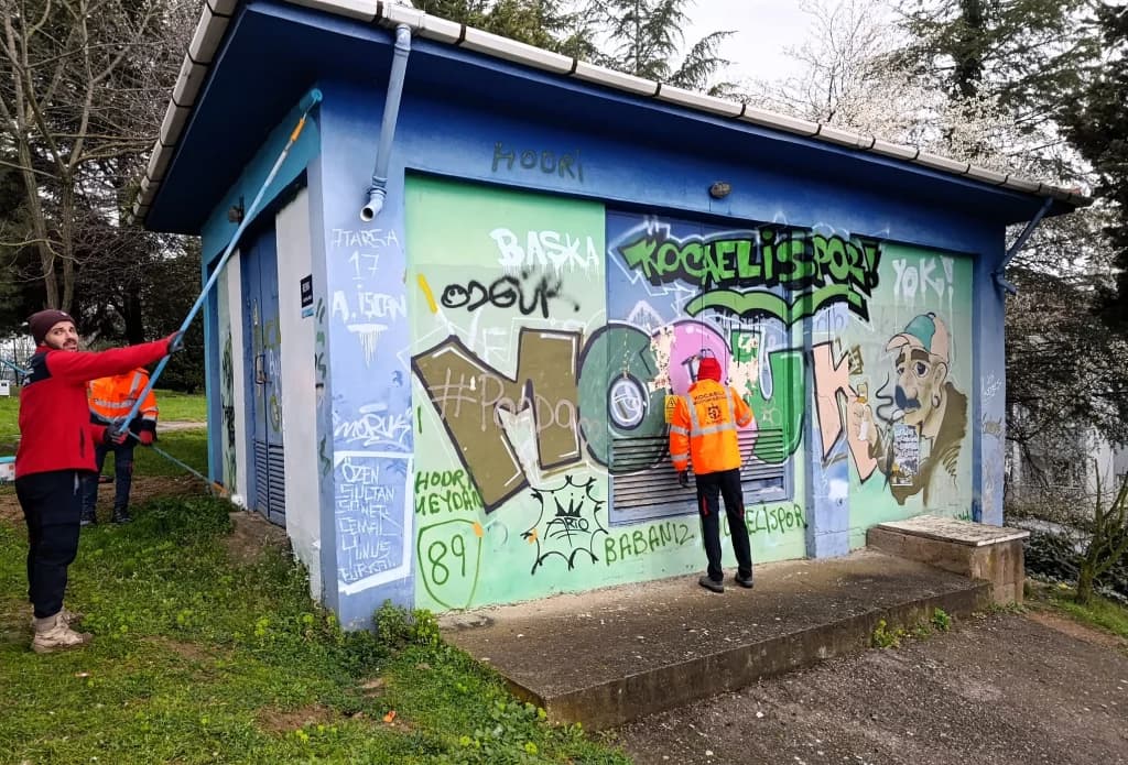 Kocaeli'de trafolar Büyükşehir dokunuşuyla güzelleşiyor