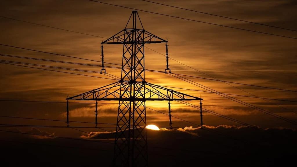 Körfez'de Elektrik Kesintileri Vatandaşları Bezdiriyor