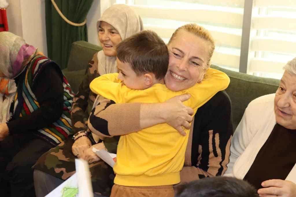 Minik İzmitlilerden Kuruçeşme Yaşam Merkezi'ne anlamlı ziyaret