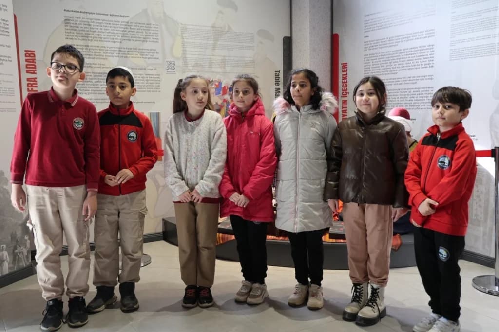 Minik Kartepelilerden Osmanlı Müzesi'ne ziyaret