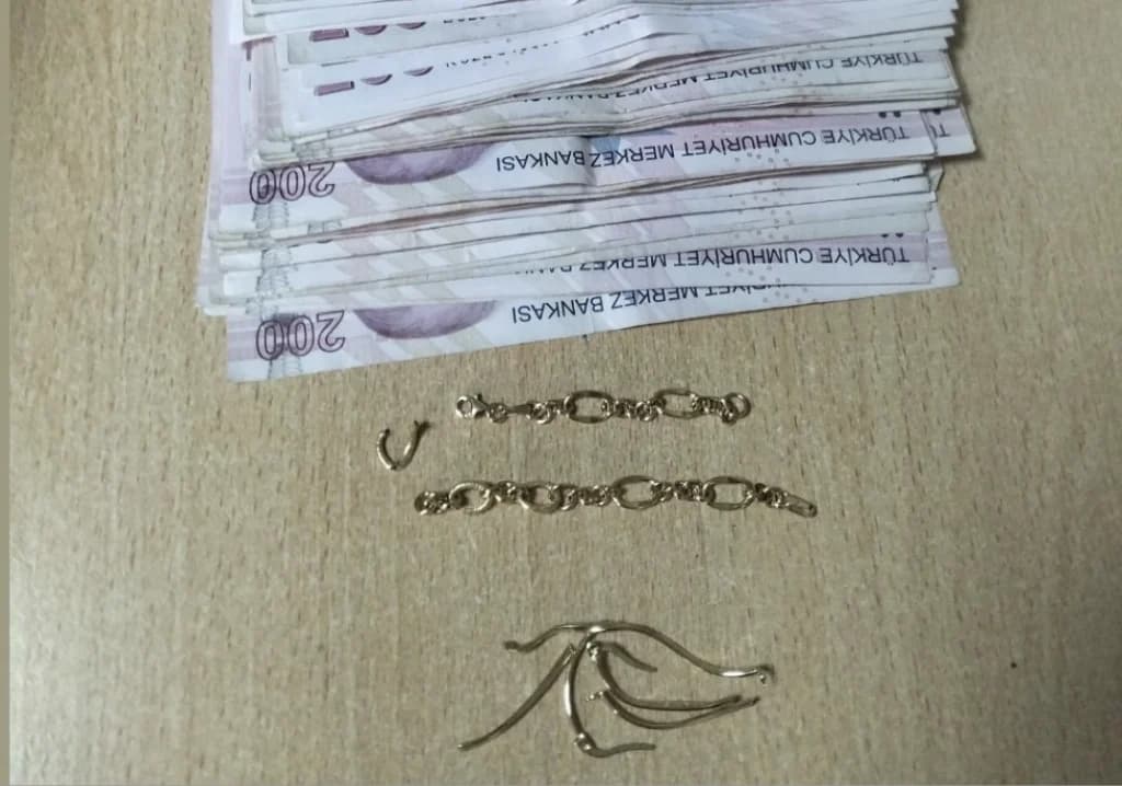 Sahte Altın Operasyonu: İzmit'te Dolandırıcı Yakalandı!