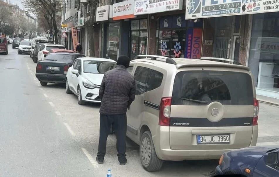 Sakarya'da cadde ortasında pes dedirten görüntü!
