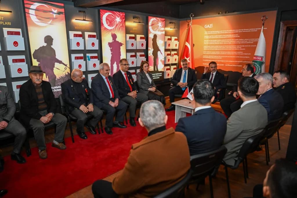 Vali Aktaş'tan şehit yakınları ve gazilere ziyaret