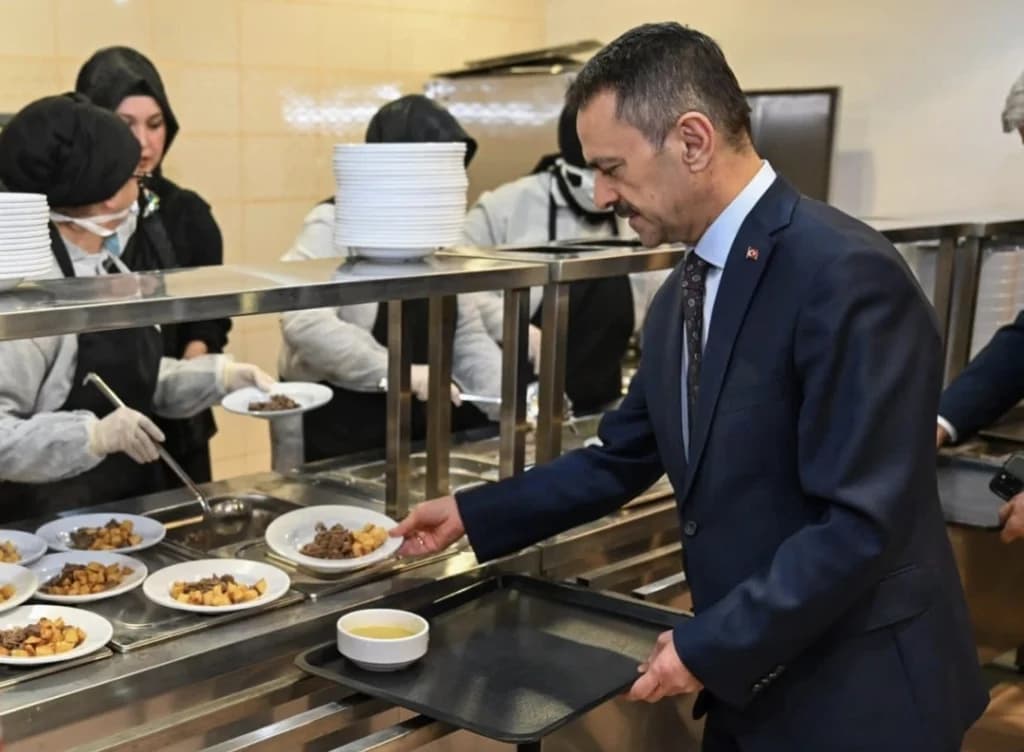Vali Aktaş'tan Üniversite Öğrencileriyle İftar Buluşması